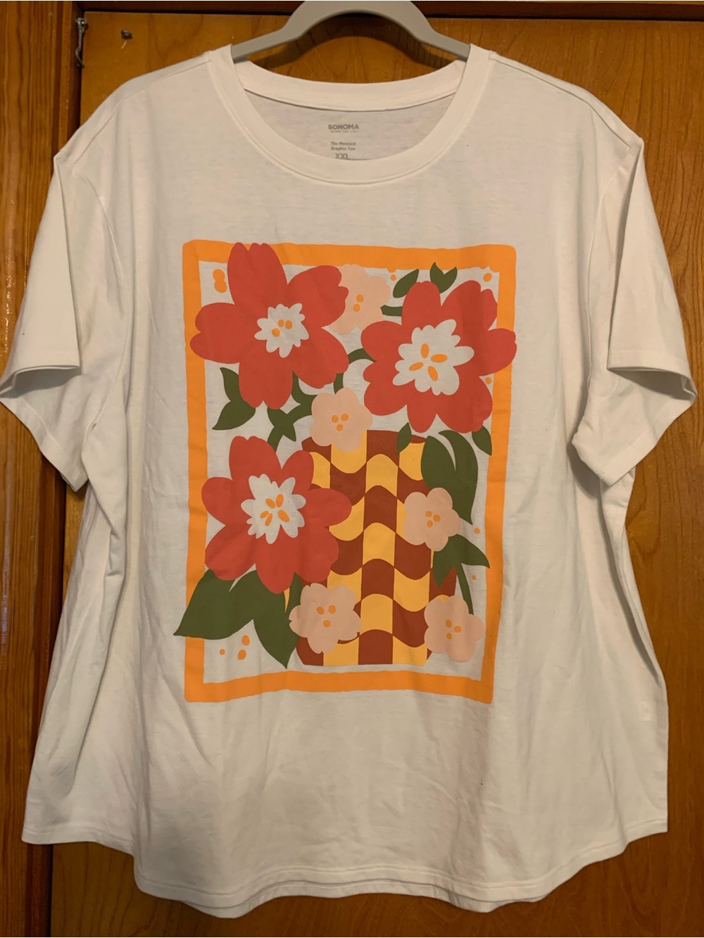 Sonoma White Tee with Bold Floral Graphic xxl